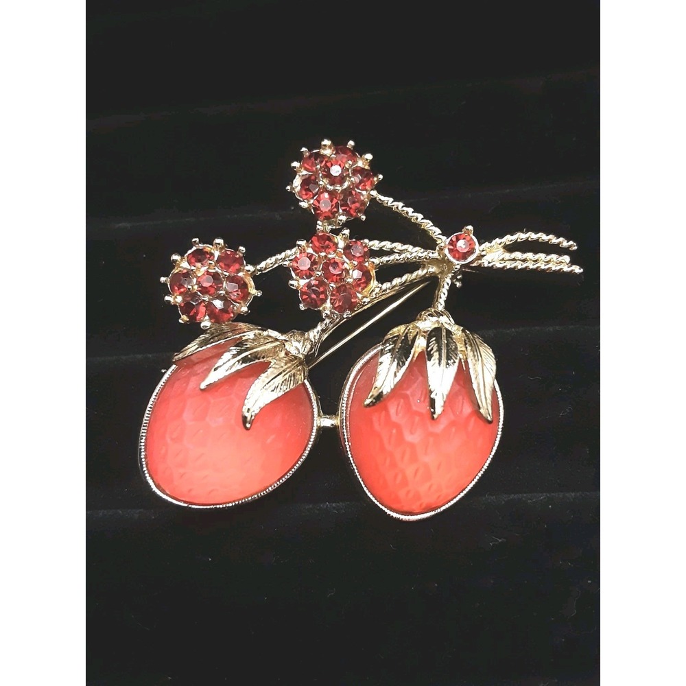 VTG Sarah Coventry Brooch Pin Red Rhinestones Strawberry Festival Glass Fruit